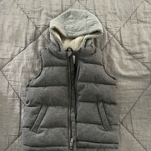 Old Navy Gray Size 5T Puffer Vest